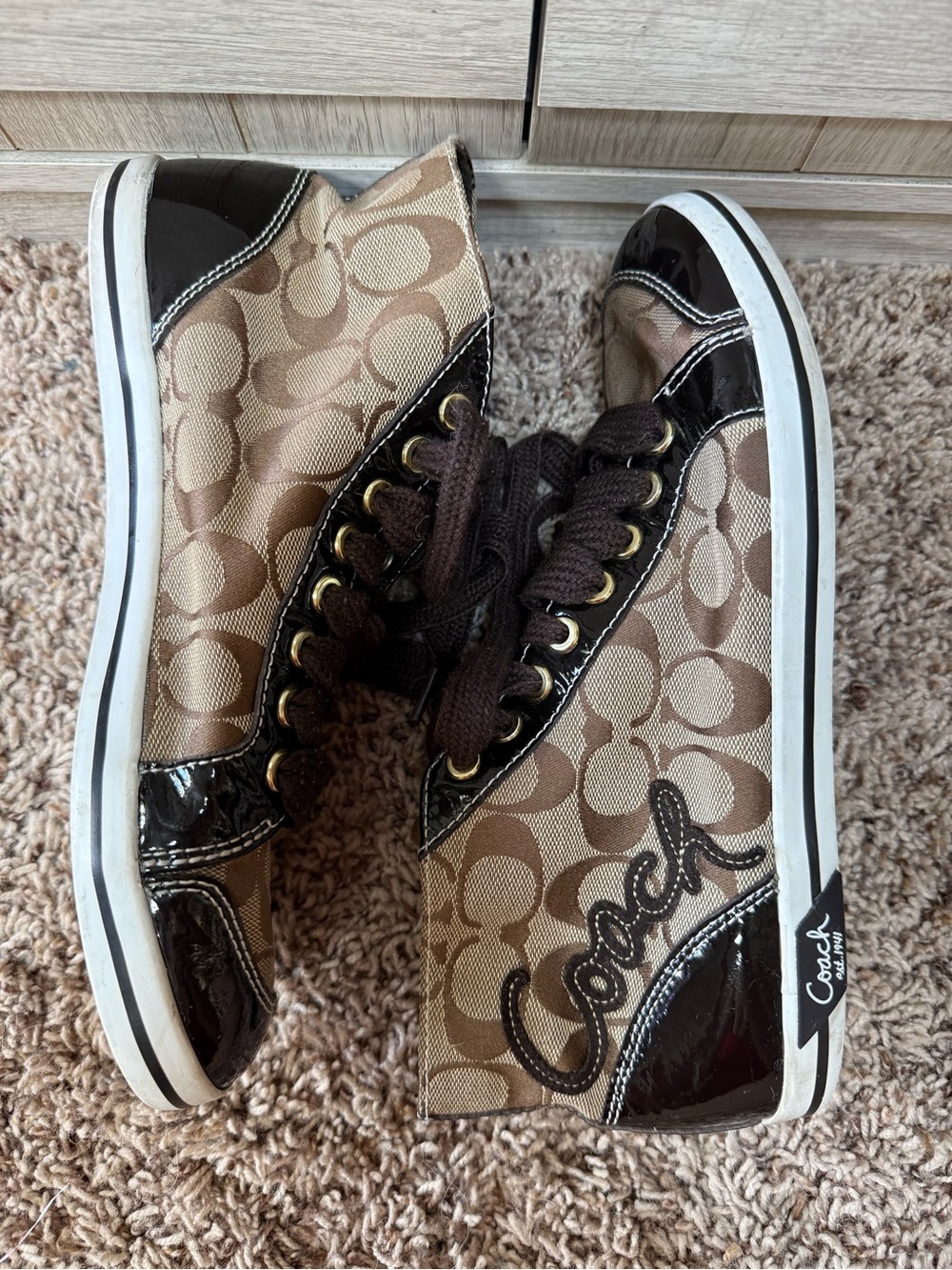 Coach- Bendi High Top Sneakers- Patent gloss accents (ladies 9.5)EUC - Picture 4 of 13